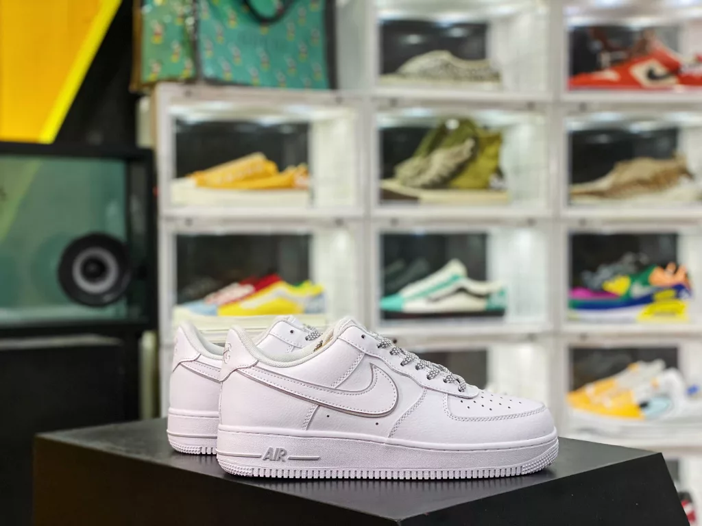 Overseas limited sales of company level Kiss x Nike Air Force 1 Low 