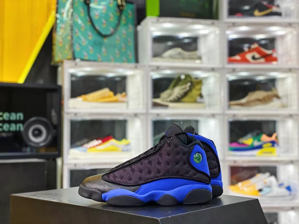 Air Jordan 13 Retro super royal Royal Dongguan factory produces pure original shoes, with almost zero deviation in the development version. Purchase original leather materials, logo, hardware components, and develop private molds at high prices to eliminate fake versions at a glance. # Original shoes 1:110