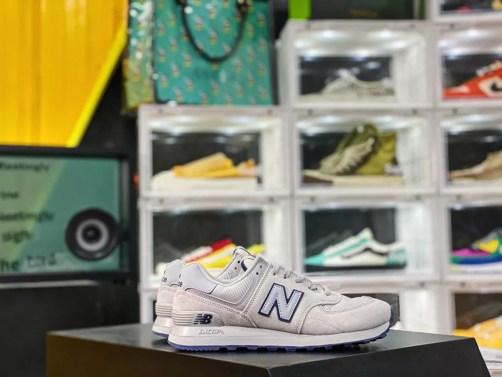 There is no difference between the original channel and the genuine product ‼ New Balance 574 New Bailun Original Grey 3M Reflective Retro Running Shoe ENCAP Cushioned Midsole Original Box Original Standard Tmall JD Platform Exclusive for Early Peripheral Physical Charging Numerous Cases, Foreign Trade Customers 10