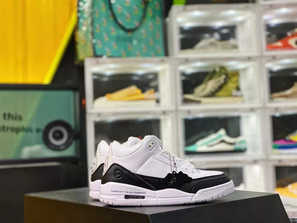 Pure original version 🌈 Fragment Design x Air Jordan 3 AJ3 Qiao 3 Hiroshi Fujiwara Lightning Co branding # The whole pair of shoes are presented with a classic and versatile black and white theme, the upper is made of leather with excellent texture, and the white body matches with black 10