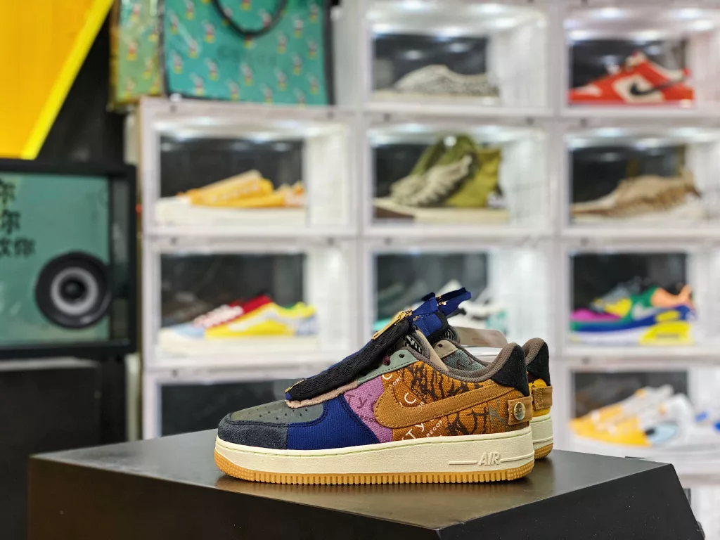 new goods 🚀# Travis Scott x Air Force 1 TS Limited Edition Co branded Three Pairs of Original Shoes Purchased, Disassembled, Analyzed, Developed, Supplied by Customers, Original Corduroy, Colorless Material, Whole Shoes, 13 Types of Leather Material, Spliced, Needled, Crafted, Difficult, Original Mold, Sole, Inner 10