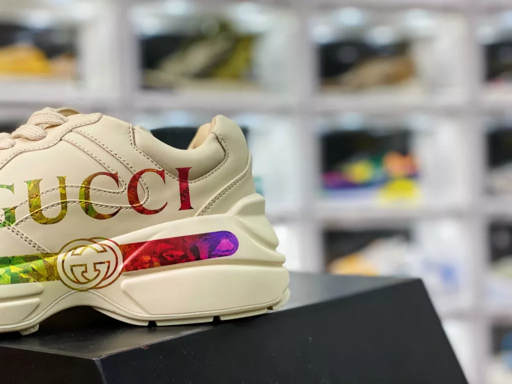 Gucci Rhython Vintage Trainer Sneaker, the strongest version in history, designated for mixed sales on overseas Taobao 💯 Comes with official website reinforcement and synchronization. Purchase box for Gucci Dad 5D leather corner shaped retro jogging shoes on the official website # Full set of counter packaging and 10