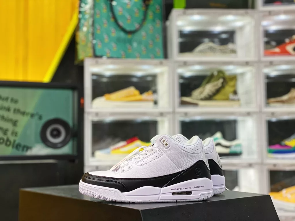 Pure original version 🌈 Fragment Design x Air Jordan 3 AJ3 Qiao 3 Hiroshi Fujiwara Lightning Co branding # The whole pair of shoes are presented with a classic and versatile black and white theme, the upper is made of leather with excellent texture, and the white body matches with black 10