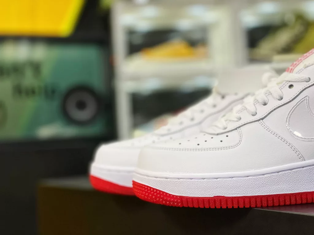 Air Force 1'07 RS Red Rose Red RoseLF Original Last Made of Original Cardboard to Create a Pure Air Force Version # Focused on Foreign Trade Channels with Full Pocket Built-in Honeycomb Air Cushion # Original Box Accessories Original Factory Midsole Steel Stamp, Perfect Pull Top 10