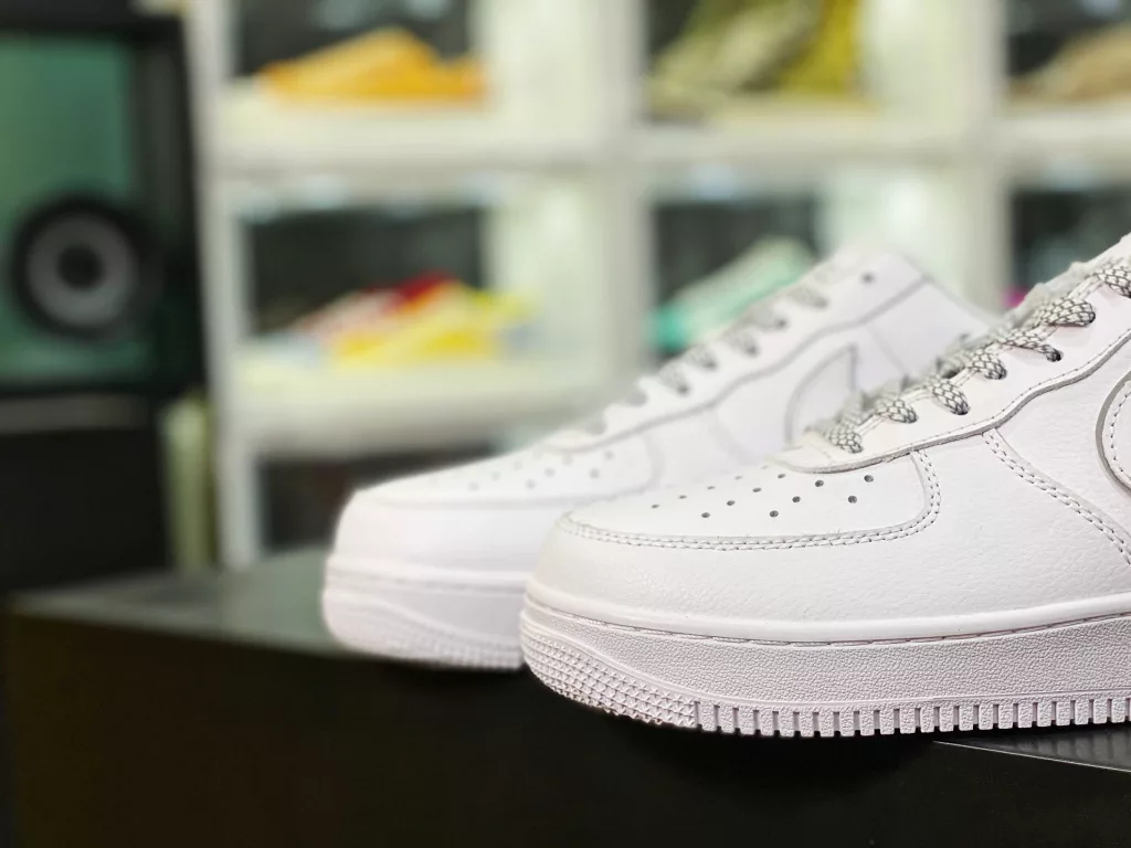 Overseas limited sales of company level Kiss x Nike Air Force 1 Low 