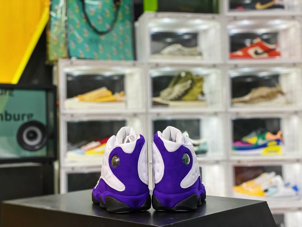 Air Jordan 13 Retro super royal Royal Dongguan factory produces pure original shoes, with almost zero deviation in the development version. Purchase original leather materials, logo, hardware components, and develop private molds at high prices to eliminate fake versions at a glance. # Original shoes 1:110