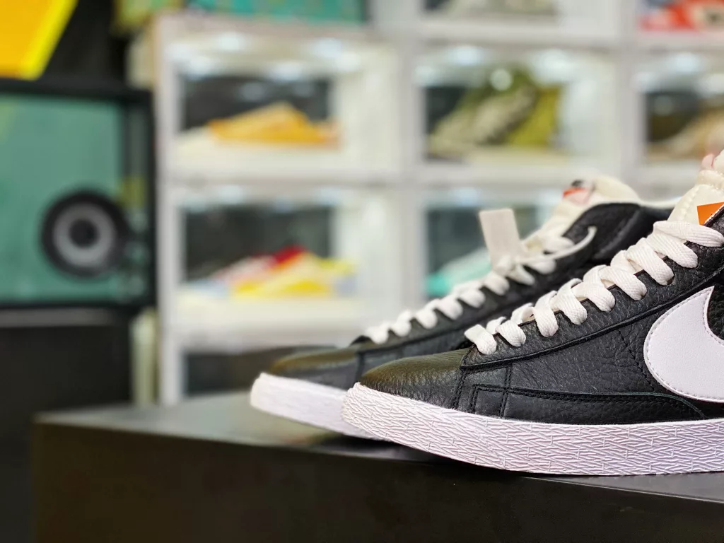 The company level Nike SB Zoom Blazer Mid 'prm Nike Trailblazer series has newly developed last shaped cardboard, the correct sole bite pattern version, and the classic Trailblazer high top versatile casual sports board shoe Nike Blazer adopts 10% color and material combinations