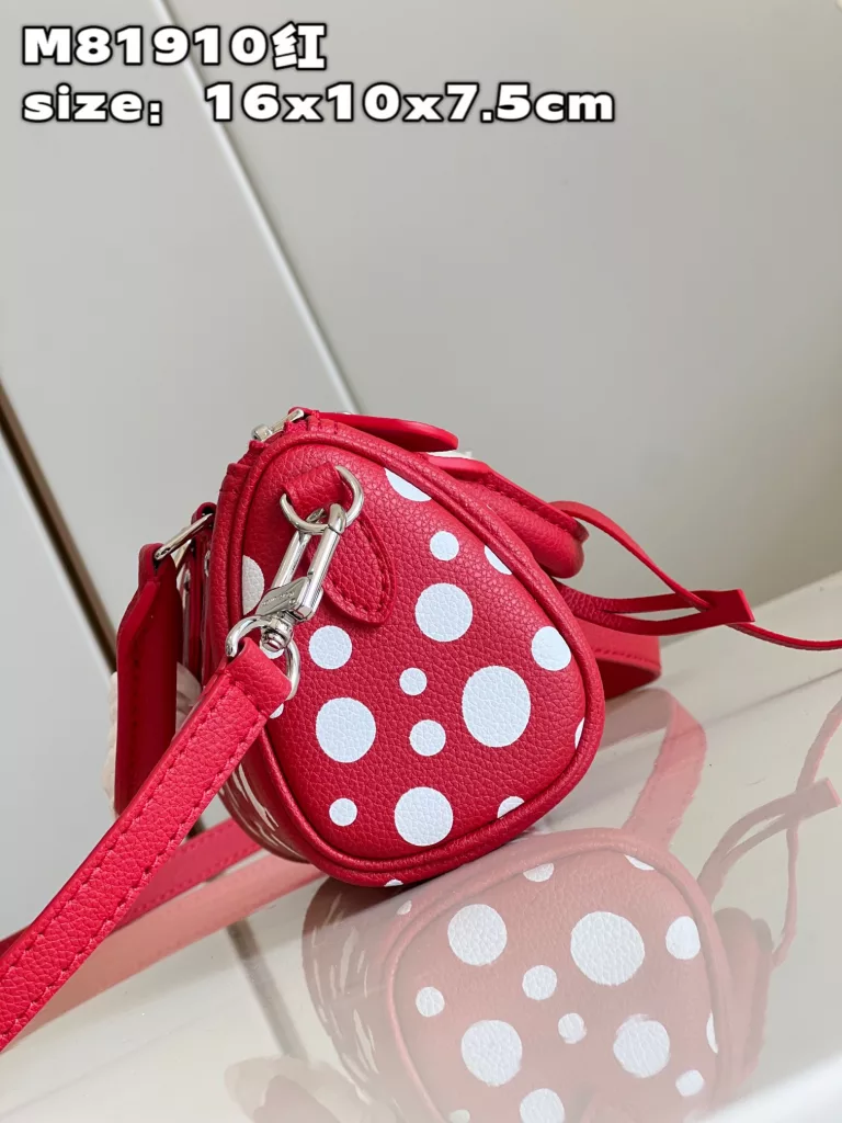 Ex factory price 440 [top original high quality] M81910 red pillow bag series, wave dot master Yayoi Kusama yoshiyama co branded series This Nano Speedy handbag is exquisite in design, fashionable in style, and can carry daily needs with you. Made of smooth Monogram Imprente grain leather, decorated with oversized Monogram embossing, paired with metal parts, detachable and adjustable chain shoulder straps, and Toron handles. Size: 16x10x7.5cm (length x height x width).