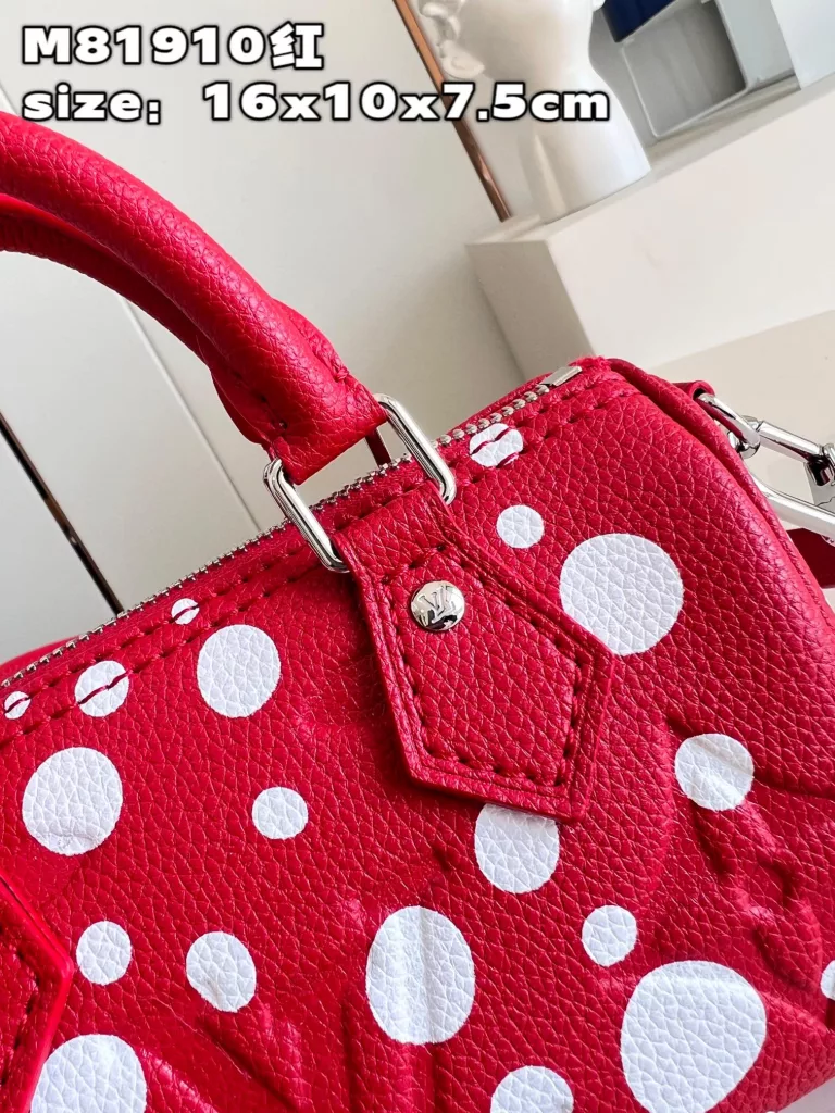 Ex factory price 440 [top original high quality] M81910 red pillow bag series, wave dot master Yayoi Kusama yoshiyama co branded series This Nano Speedy handbag is exquisite in design, fashionable in style, and can carry daily needs with you. Made of smooth Monogram Imprente grain leather, decorated with oversized Monogram embossing, paired with metal parts, detachable and adjustable chain shoulder straps, and Toron handles. Size: 16x10x7.5cm (length x height x width).