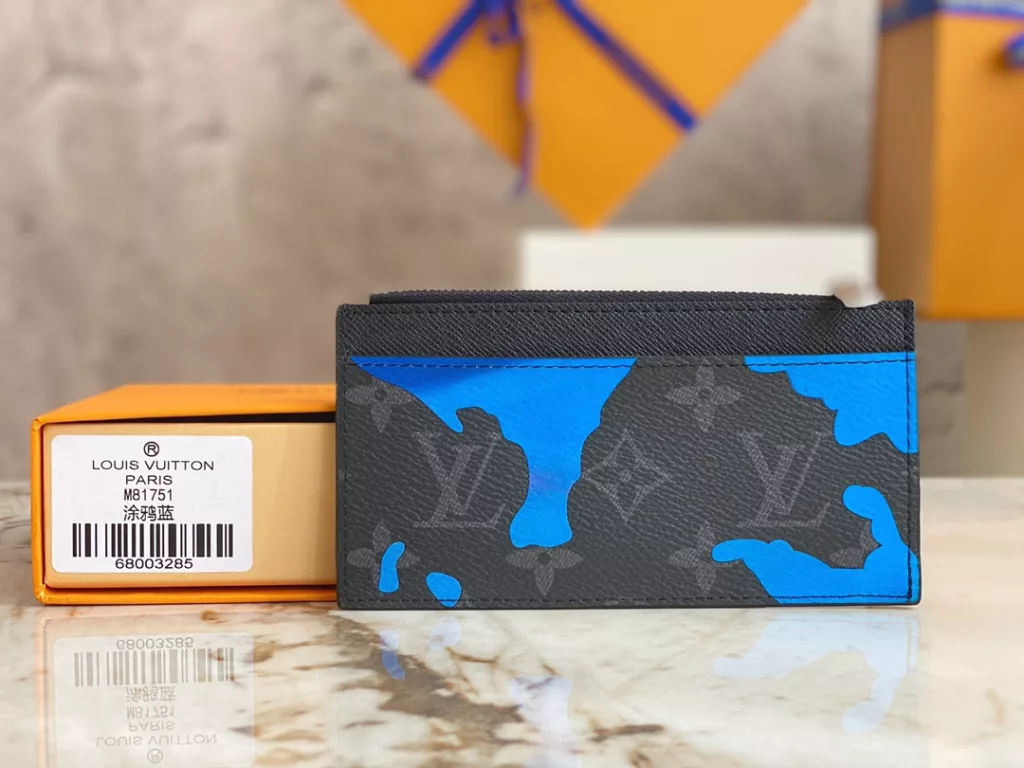 [Top quality original order] M81751 silk screen card bag wallet series, new Coin zipper clip, summer color matching, super convenient item, crisp and minimalist design! All card and change slots are available! Size 14.5 * 8cm.