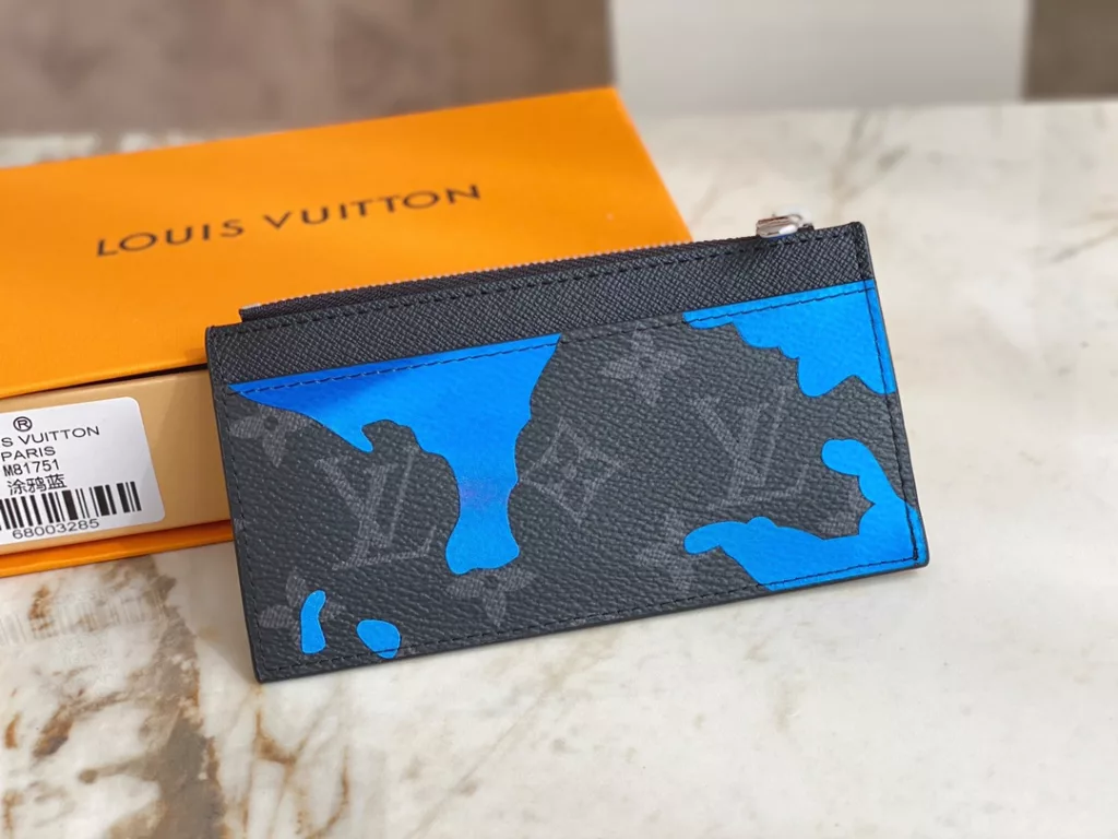 [Top quality original order] M81751 silk screen card bag wallet series, new Coin zipper clip, summer color matching, super convenient item, crisp and minimalist design! All card and change slots are available! Size 14.5 * 8cm.