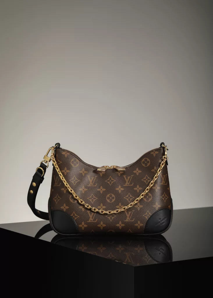 Louis Vuitton BOULOGNE croissant size: 20.5*13.5*12 cm