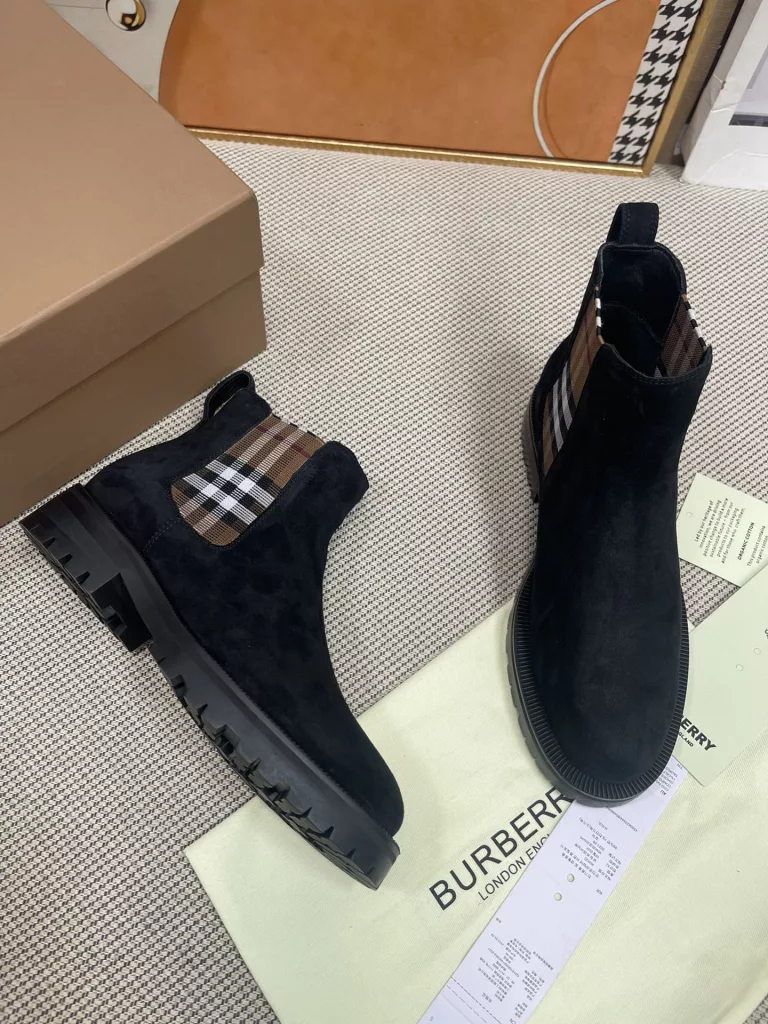 Burberry Chelsea Martens