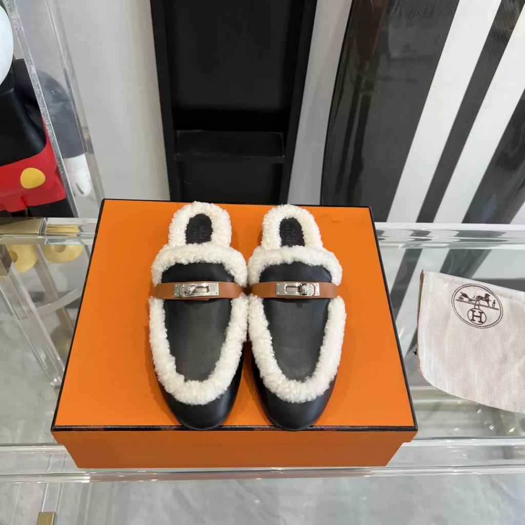 Hermes slippers