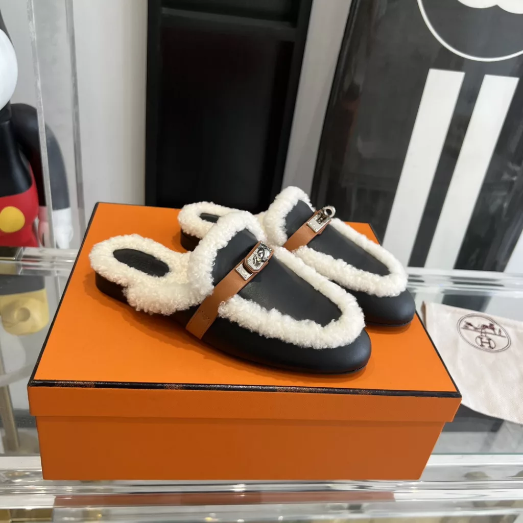 Hermes slippers