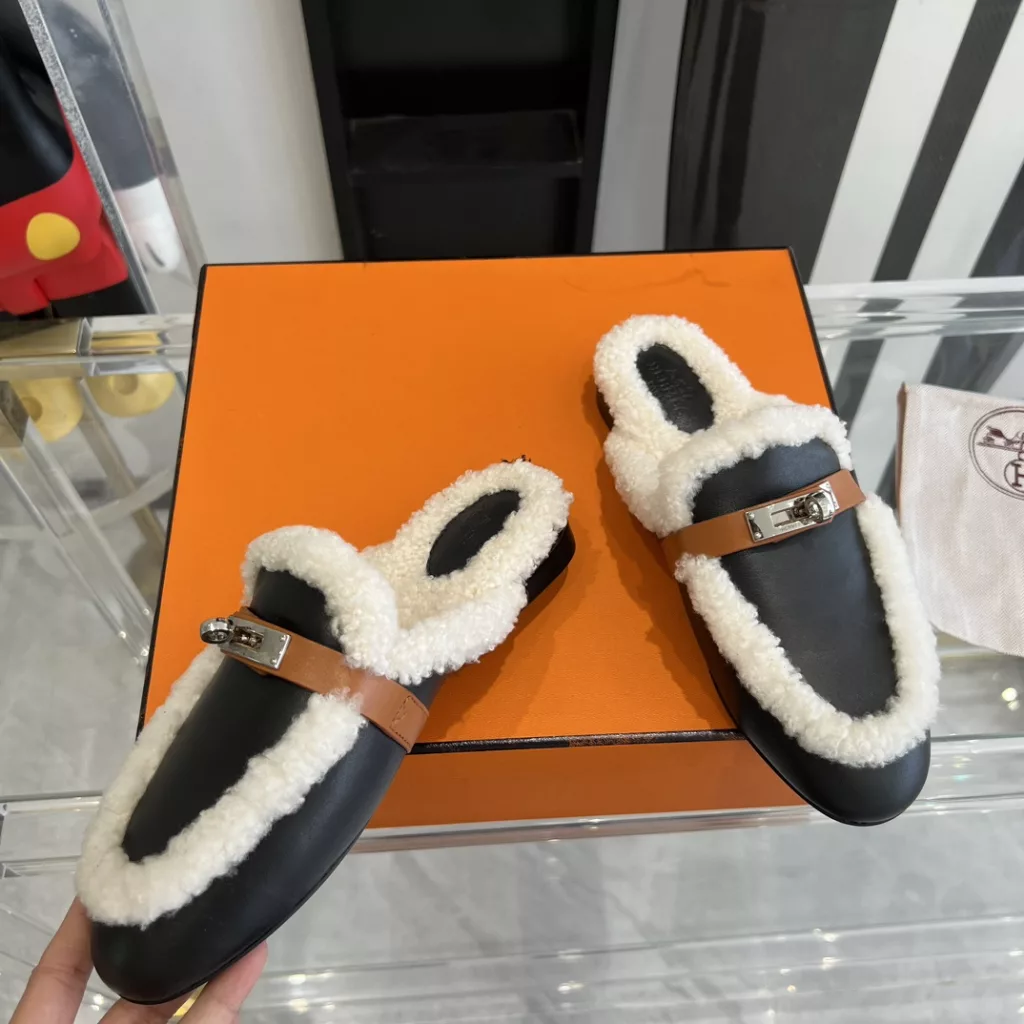 Hermes slippers