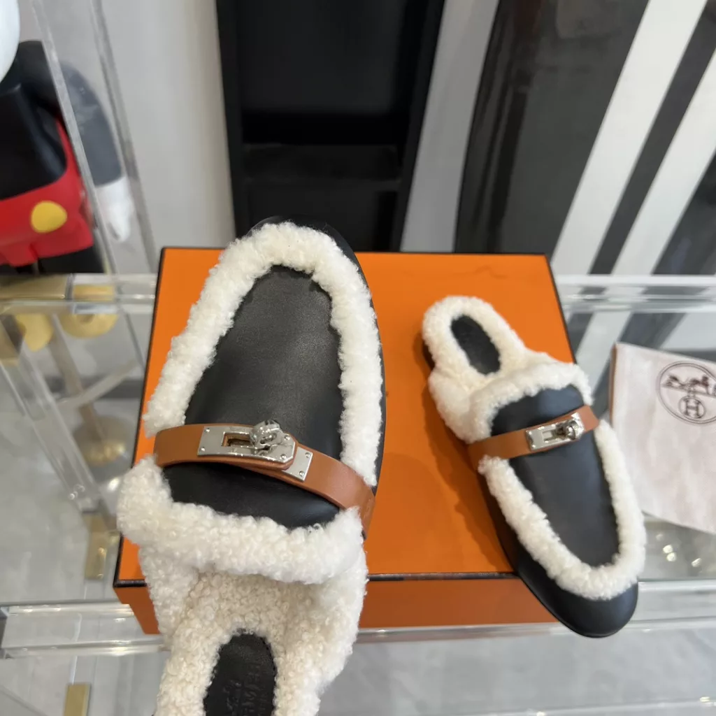 Hermes slippers