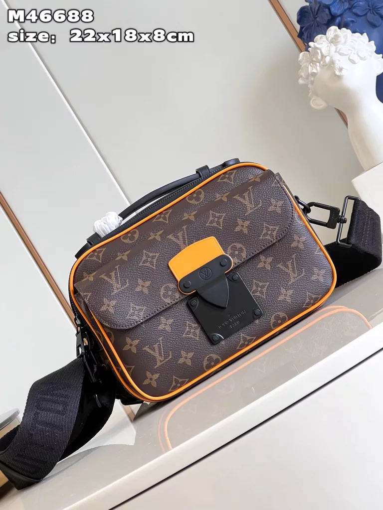 Louis Vuitton S Lock messenger bag