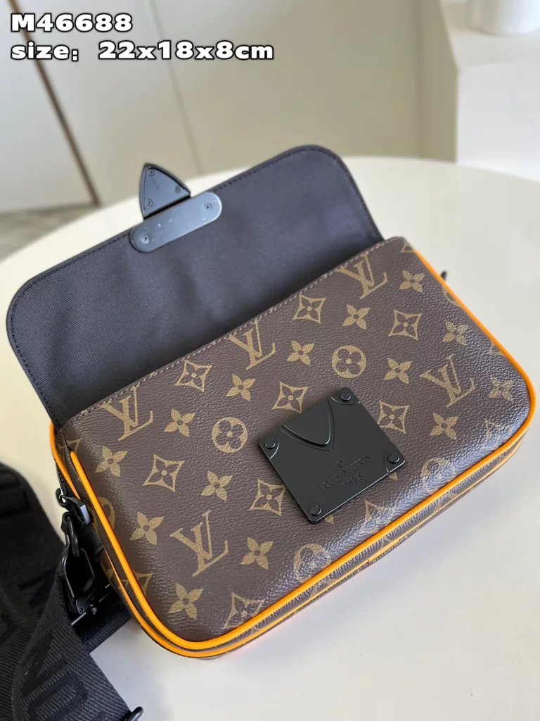 Louis Vuitton S Lock messenger bag