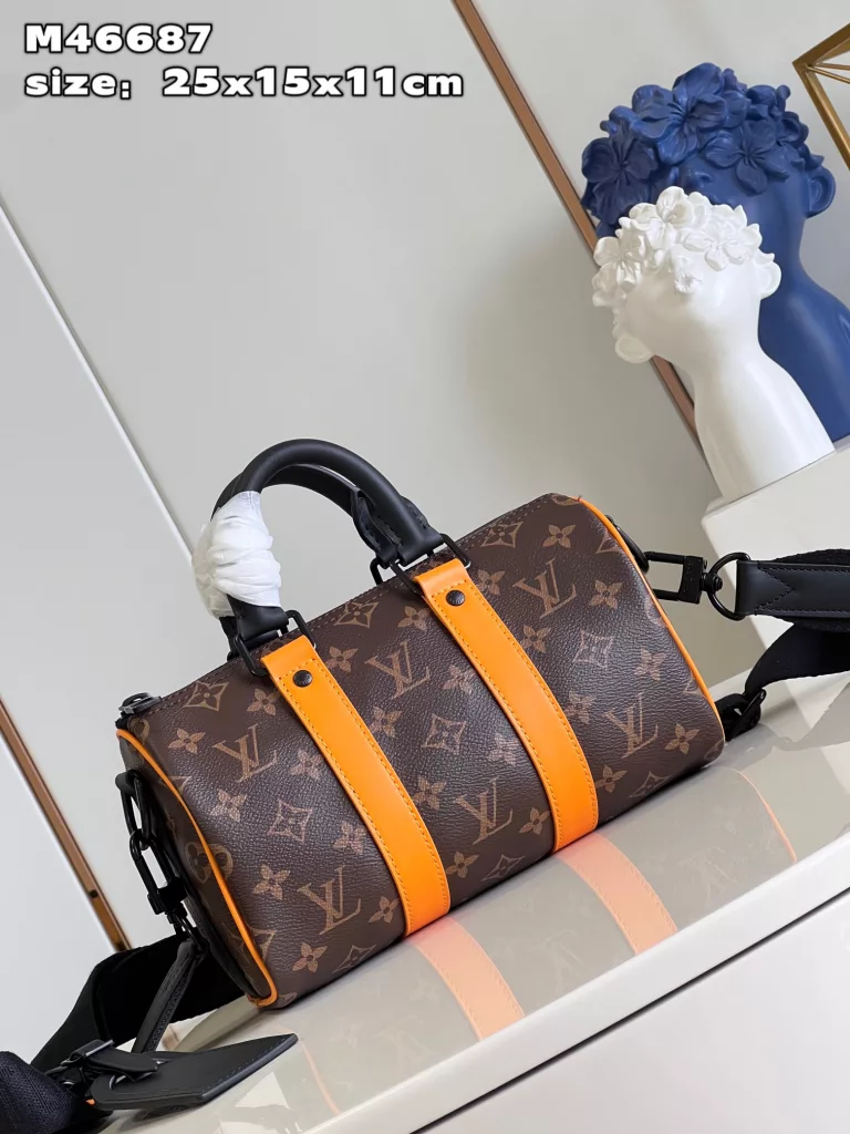 Louis Vuitton Keepall 25 handbag