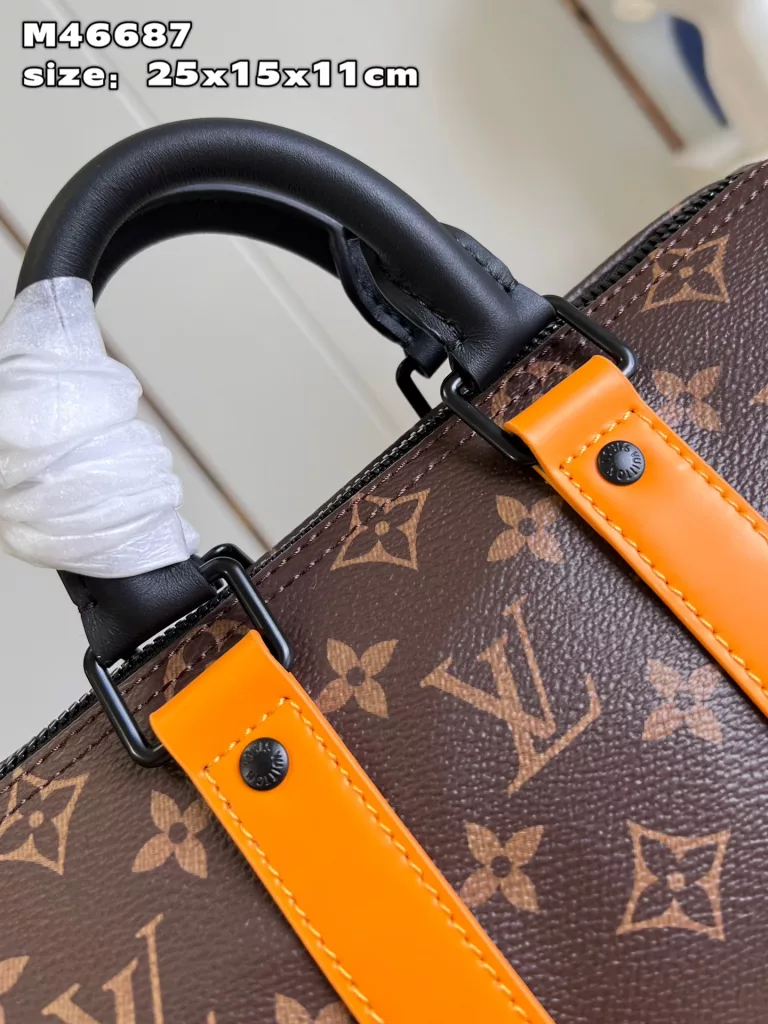 Louis Vuitton Keepall 25 handbag