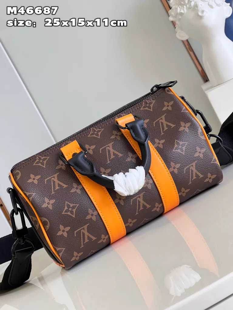 Louis Vuitton Keepall 25 handbag