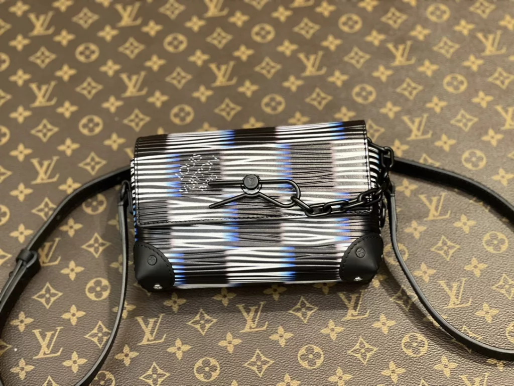 Louis Vuitton Water Ripple messenger bag