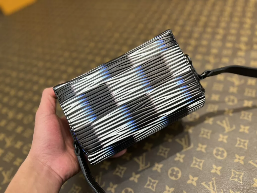 Louis Vuitton Water Ripple messenger bag