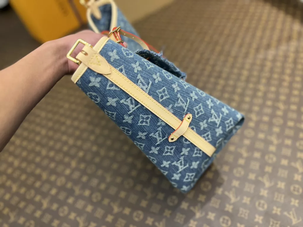 Louis Vuitton CarryAll medium handbag