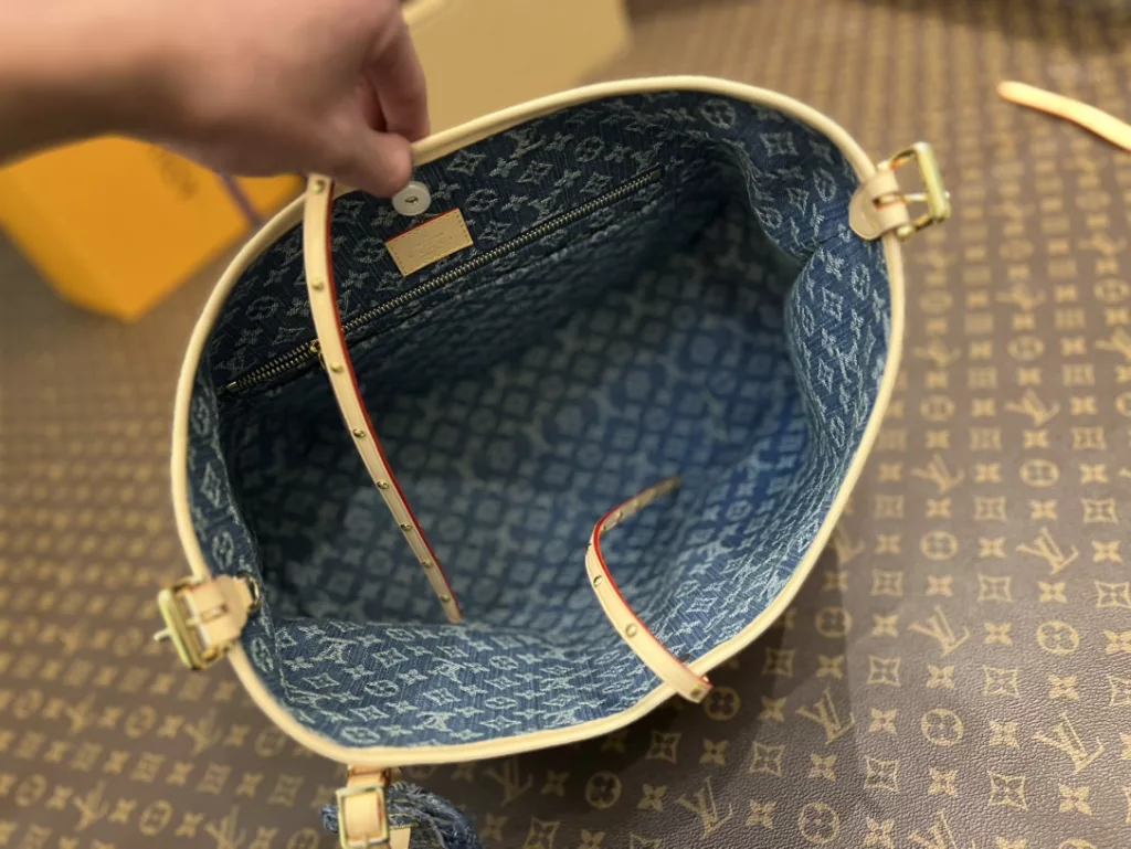 Louis Vuitton CarryAll medium handbag