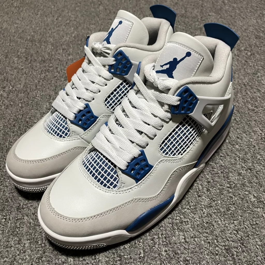 Air Jordan 4 