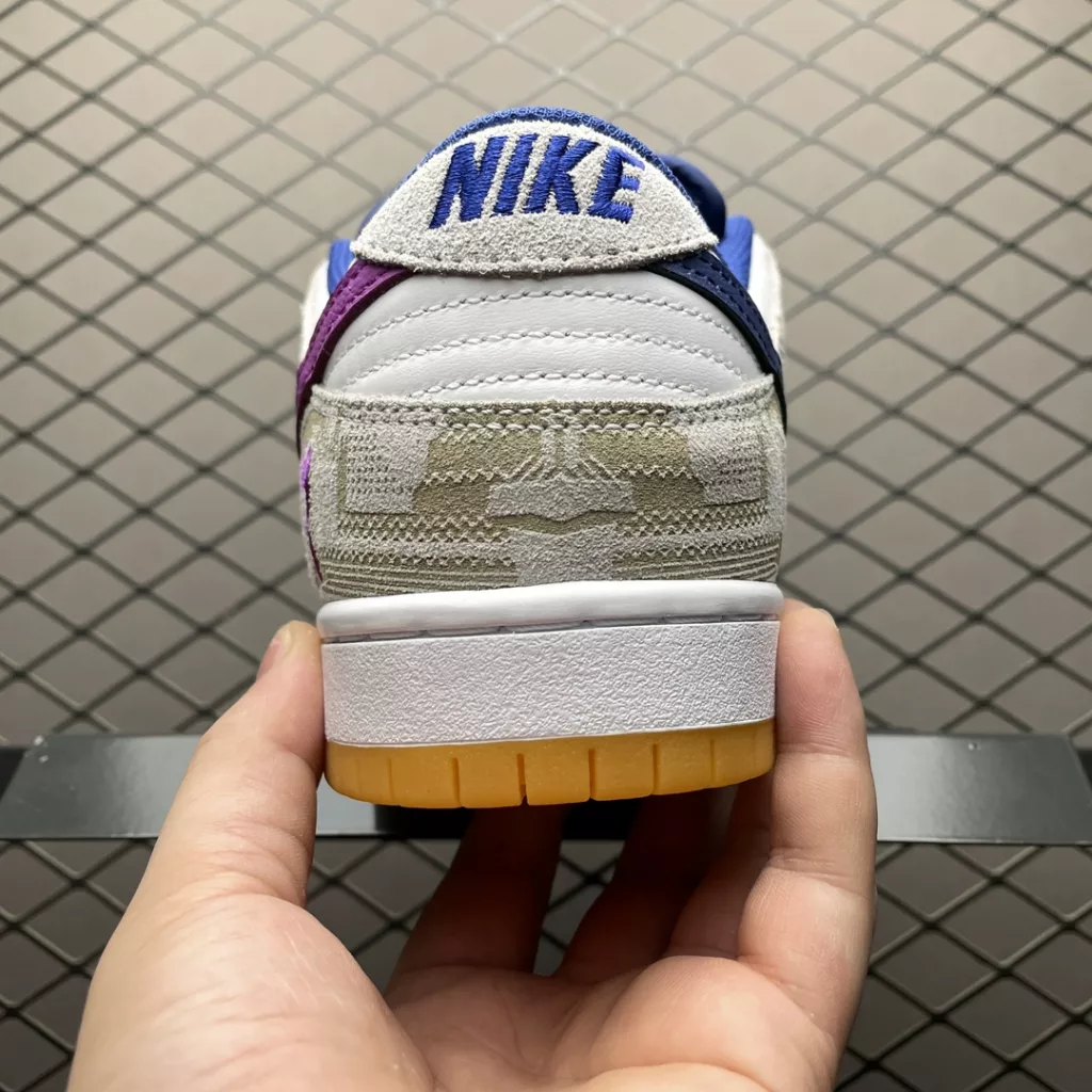 Rayssa Leal × NIKE SB Dunk Low