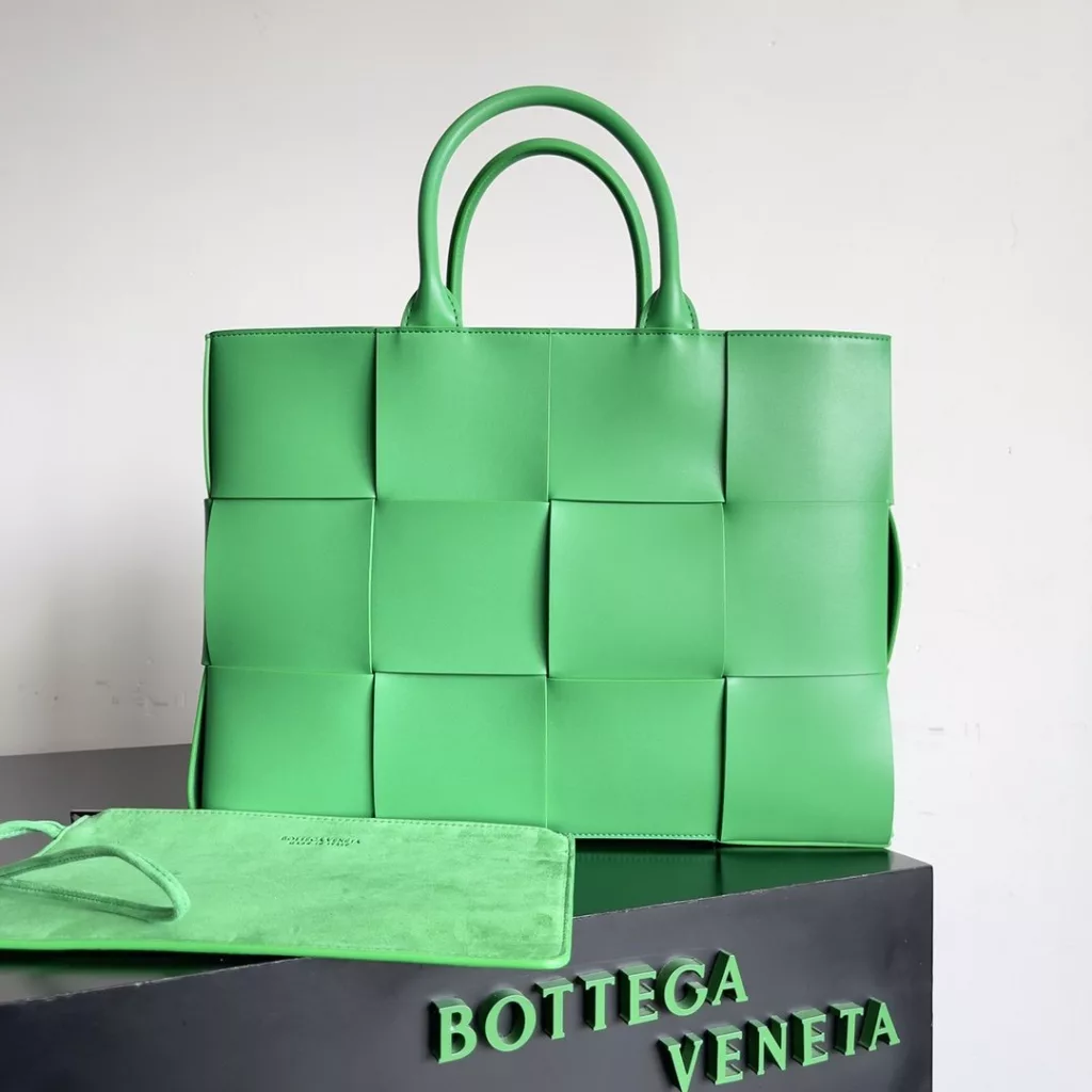 Bottega Veneta