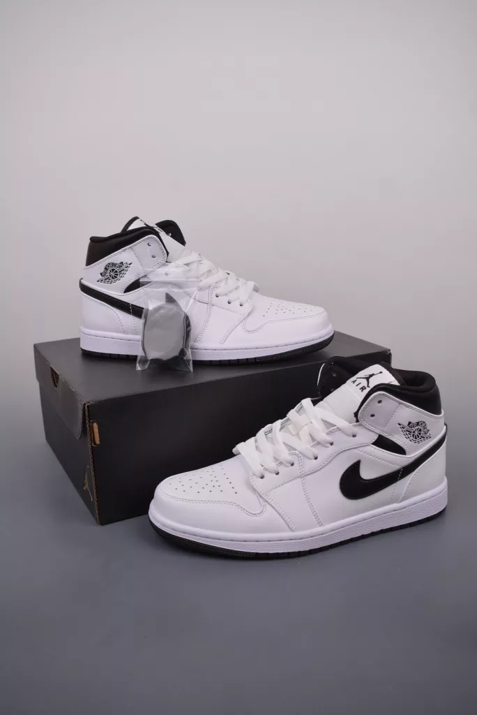 Air Jordan 1 Mid white black shoes