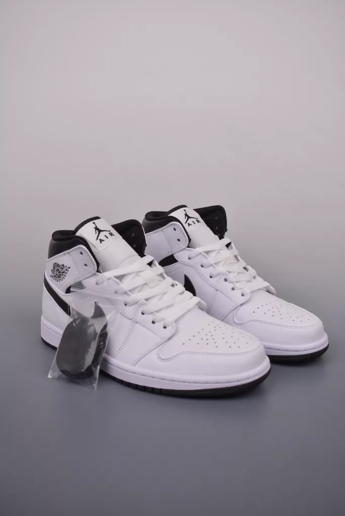 Air Jordan 1 Mid white black shoes