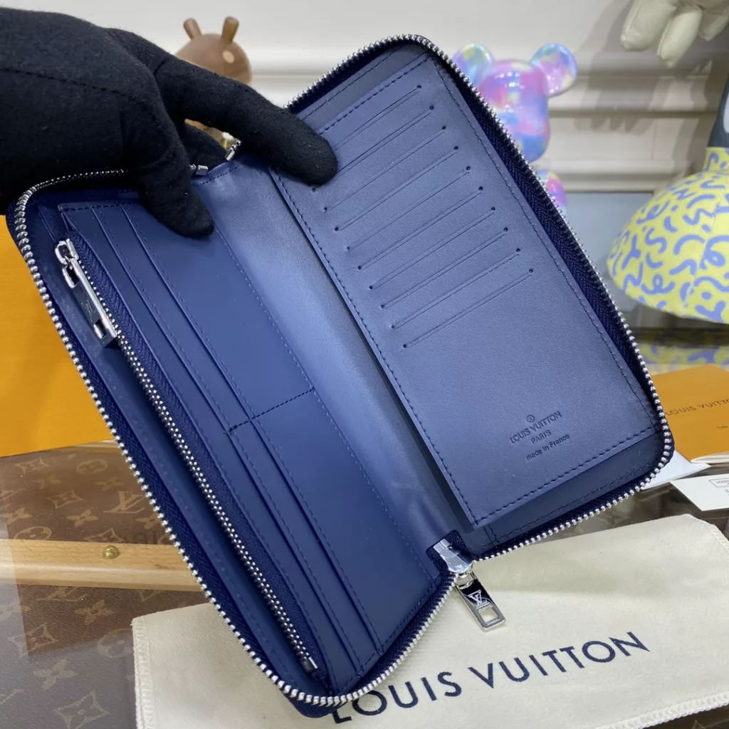 Louis Vuitton purse