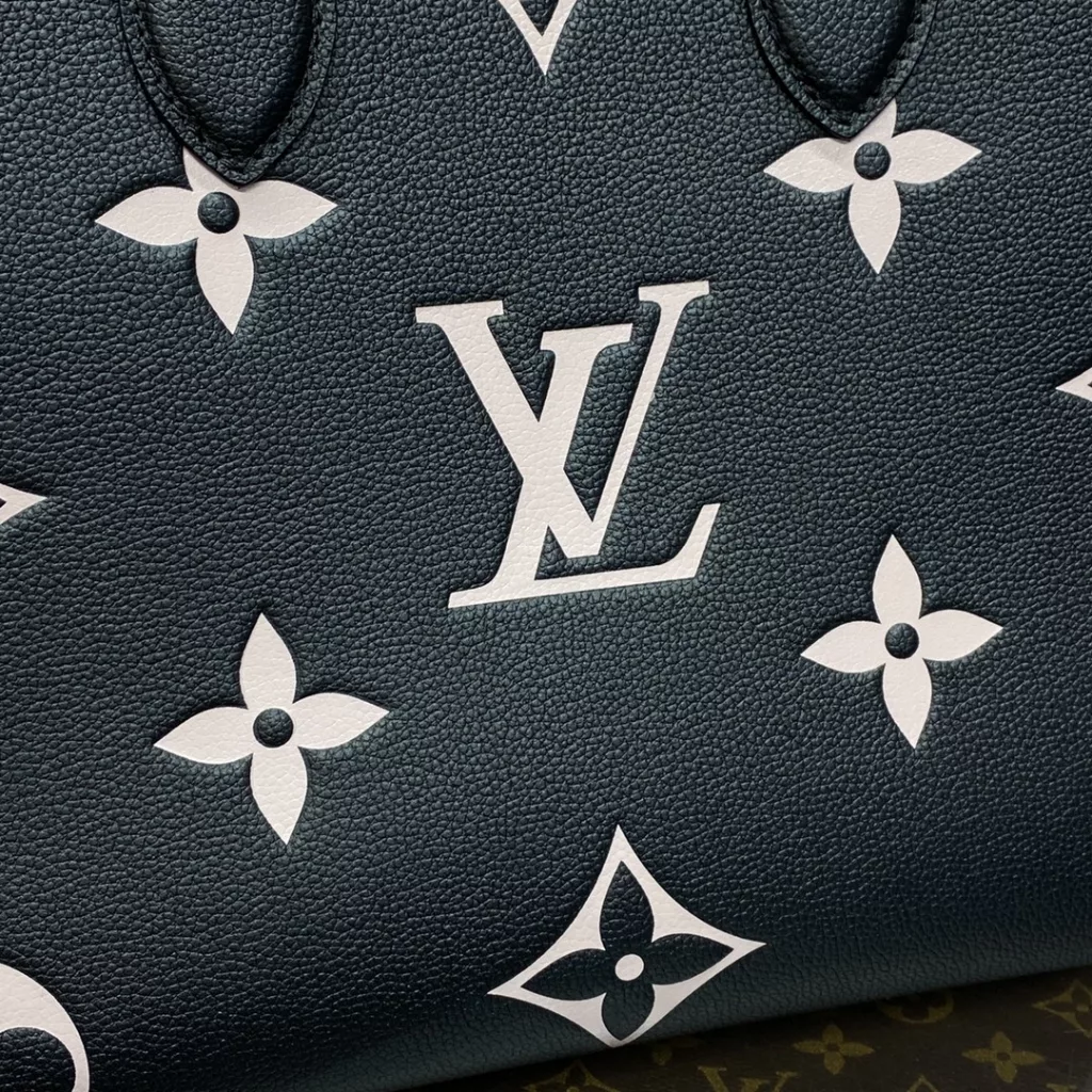 Louis Vuitton ONTHEGO medium