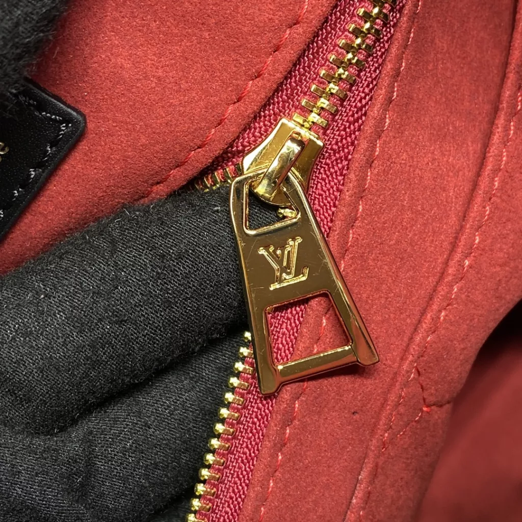 Louis Vuitton ONTHEGO medium