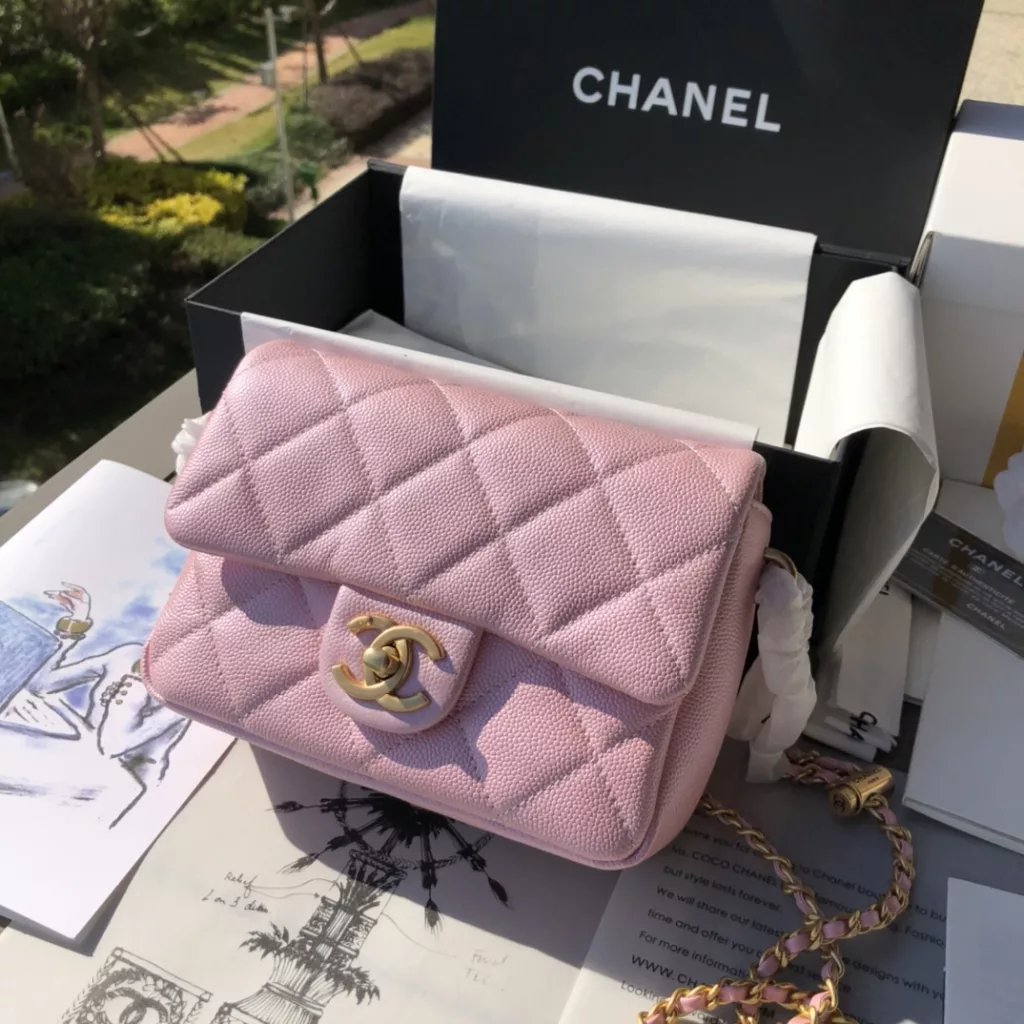 Chanel 21K Caviar clamshell bag