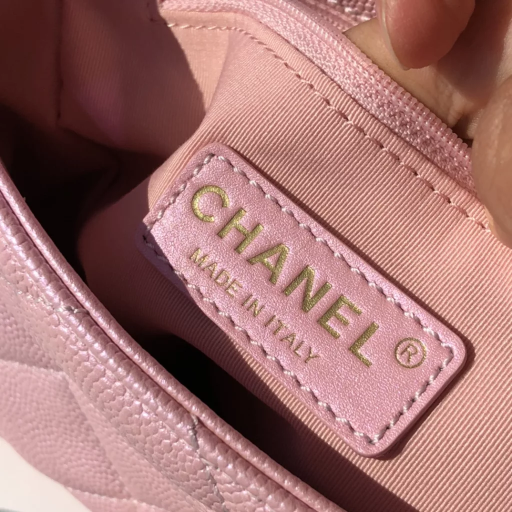 Chanel 21K Caviar clamshell bag