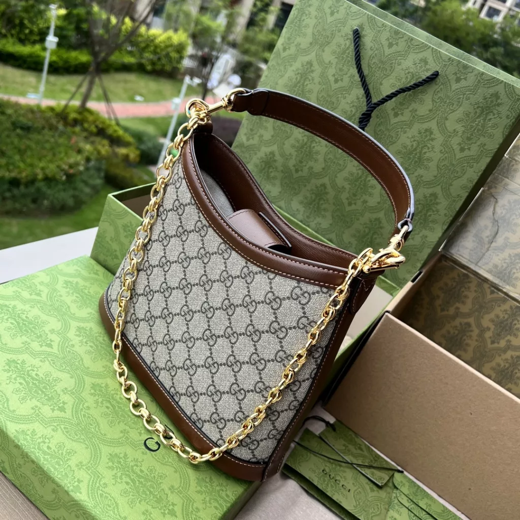 Gucci shoulder bag