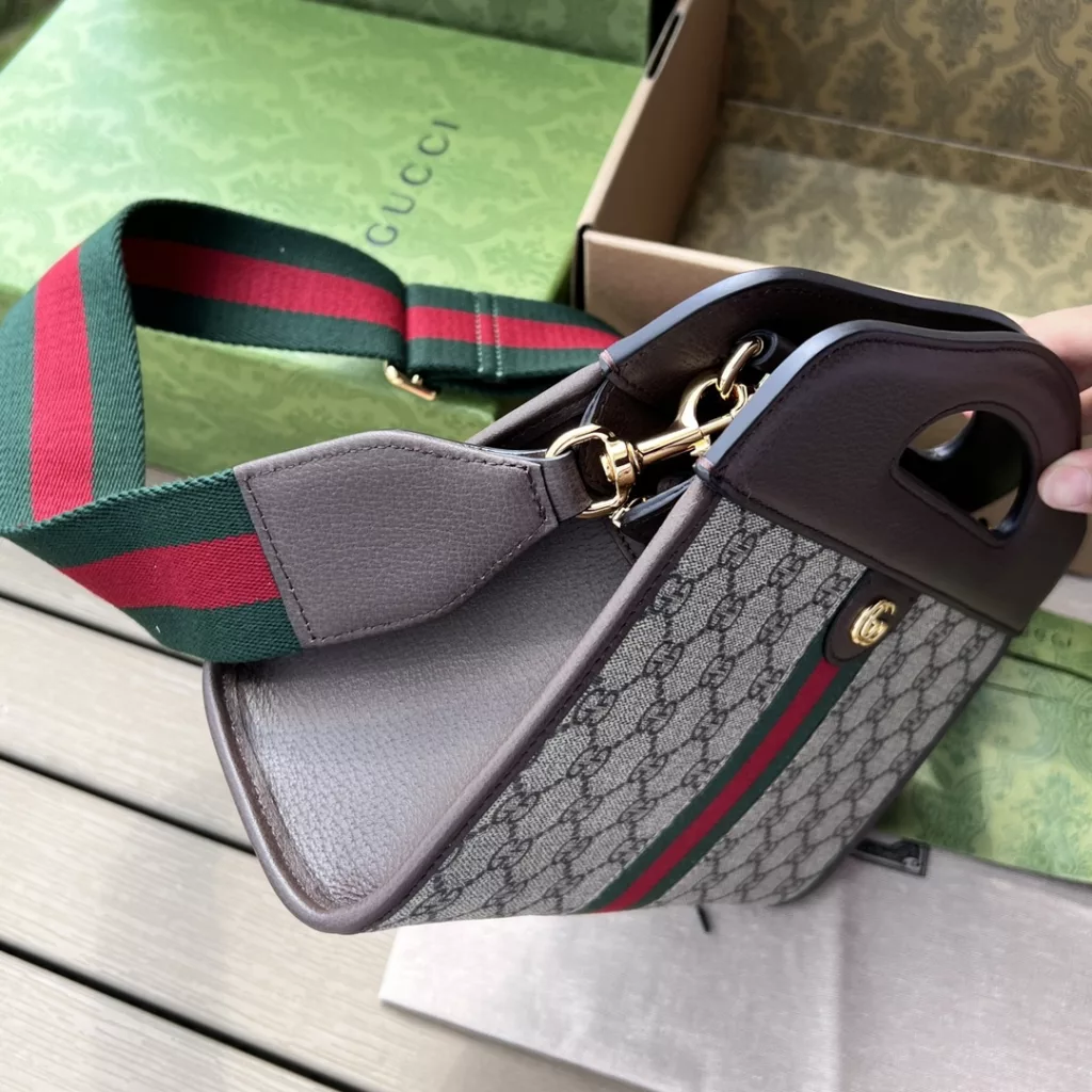 Gucci shoulder bag