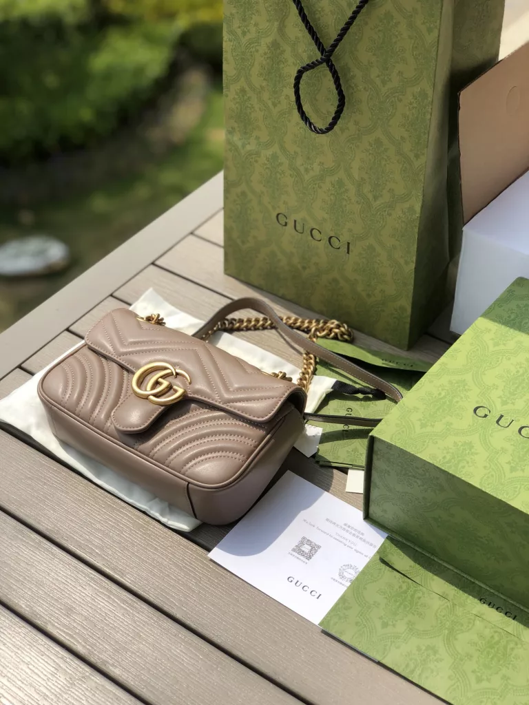 GUCCI chain bag