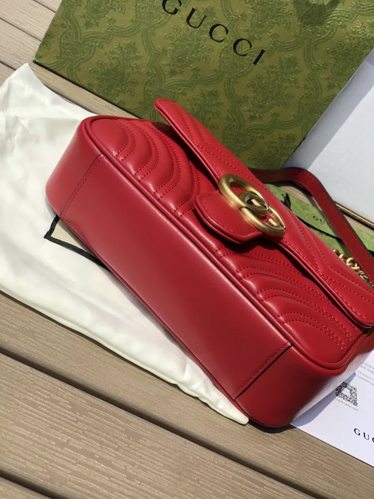 GUCCI chain bag