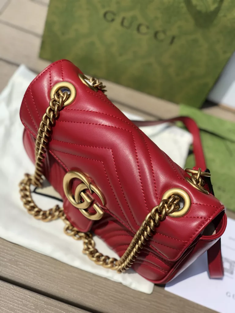 GUCCI chain bag