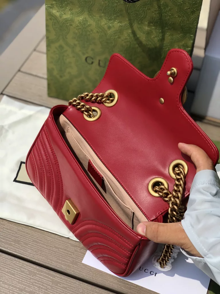 GUCCI chain bag