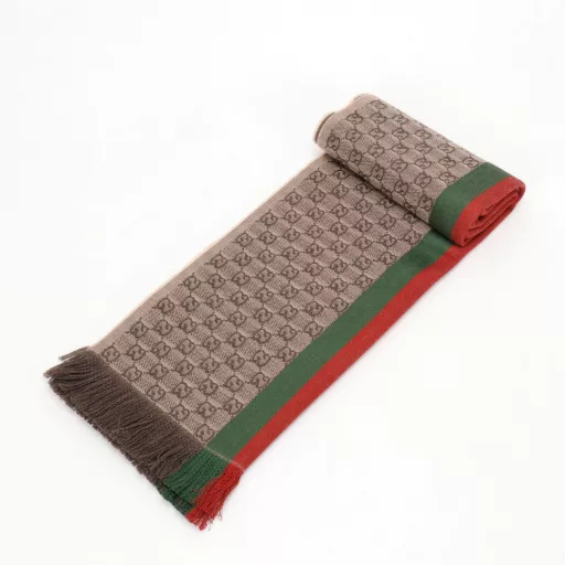 GUCCI Gulci 21FW Wool Laramid Full LOGO Long ScarfThe feel is soft and silky. Incapple packing gift box