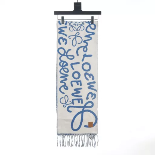 LOEWE 23FW anagram writing graffiti wool long scarfWool material. Imported knitting machine operation full print pattern, full set packaging