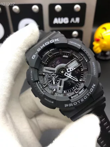 GA-110 Hand-raise Light Casio G-SHOCK--Classic shockproof dial design👍In stock and shipped immediately, 45-degree automatic hand-raise light function with strong visual impact🙈LCD liquid crystal display💡Stopwatch speed function accurate to 1/1000 second⌛Shockproof📣Anti-magnetic💥200 meters waterproof🏊48 city time📲Countdown⏳Alarm clock⏰Fully automatic calendar and other powerful functions📆