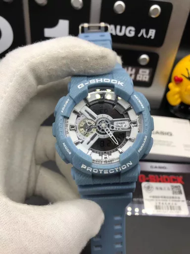 GA-110 Hand-raise Light Casio G-SHOCK--Classic shockproof dial design👍In stock and shipped immediately, 45-degree automatic hand-raise light function with strong visual impact🙈LCD liquid crystal display💡Stopwatch speed function accurate to 1/1000 second⌛Shockproof📣Anti-magnetic💥200 meters waterproof🏊48 city time📲Countdown⏳Alarm clock⏰Fully automatic calendar and other powerful functions